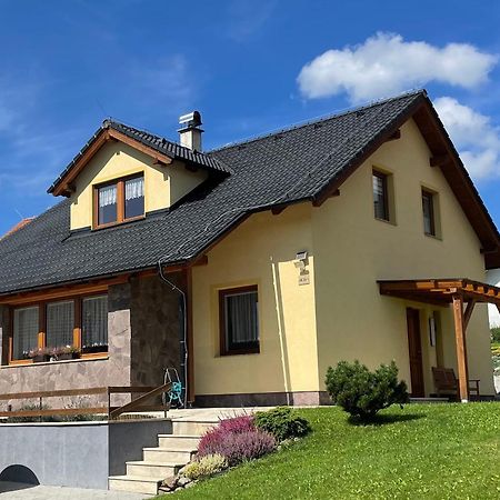 Apartman U Kovaru Kasperske Hory Eksteriør bilde