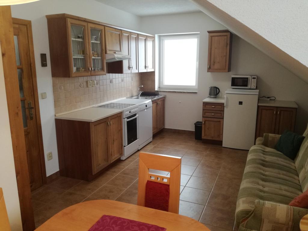 Apartman U Kovaru Kasperske Hory Eksteriør bilde