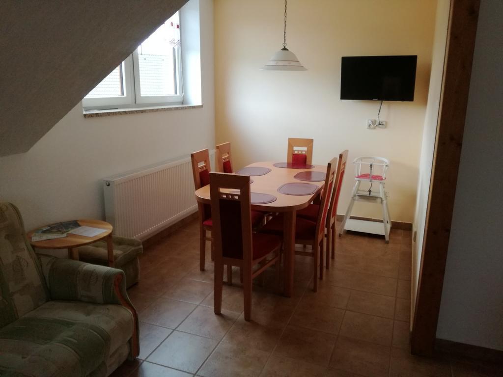 Apartman U Kovaru Kasperske Hory Eksteriør bilde
